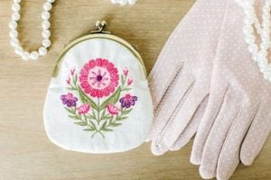 The “Purse”onalities of Vintage Flora