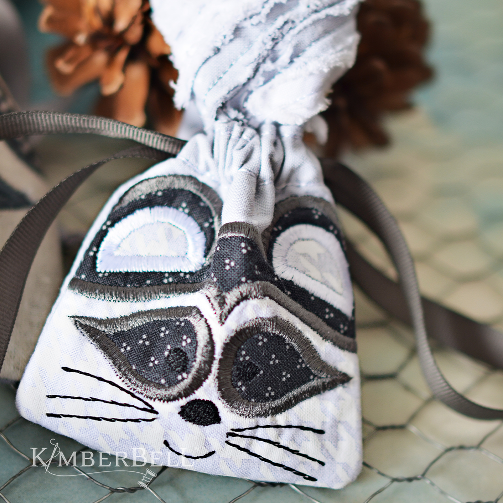 It's a Cinch Gift Bags: Woodland Animals Raccoon