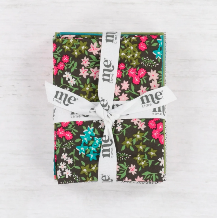 August 2022 (Fabric Bundle)