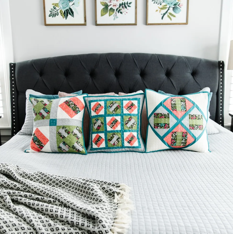 August 2022 (Fabric Bundle)